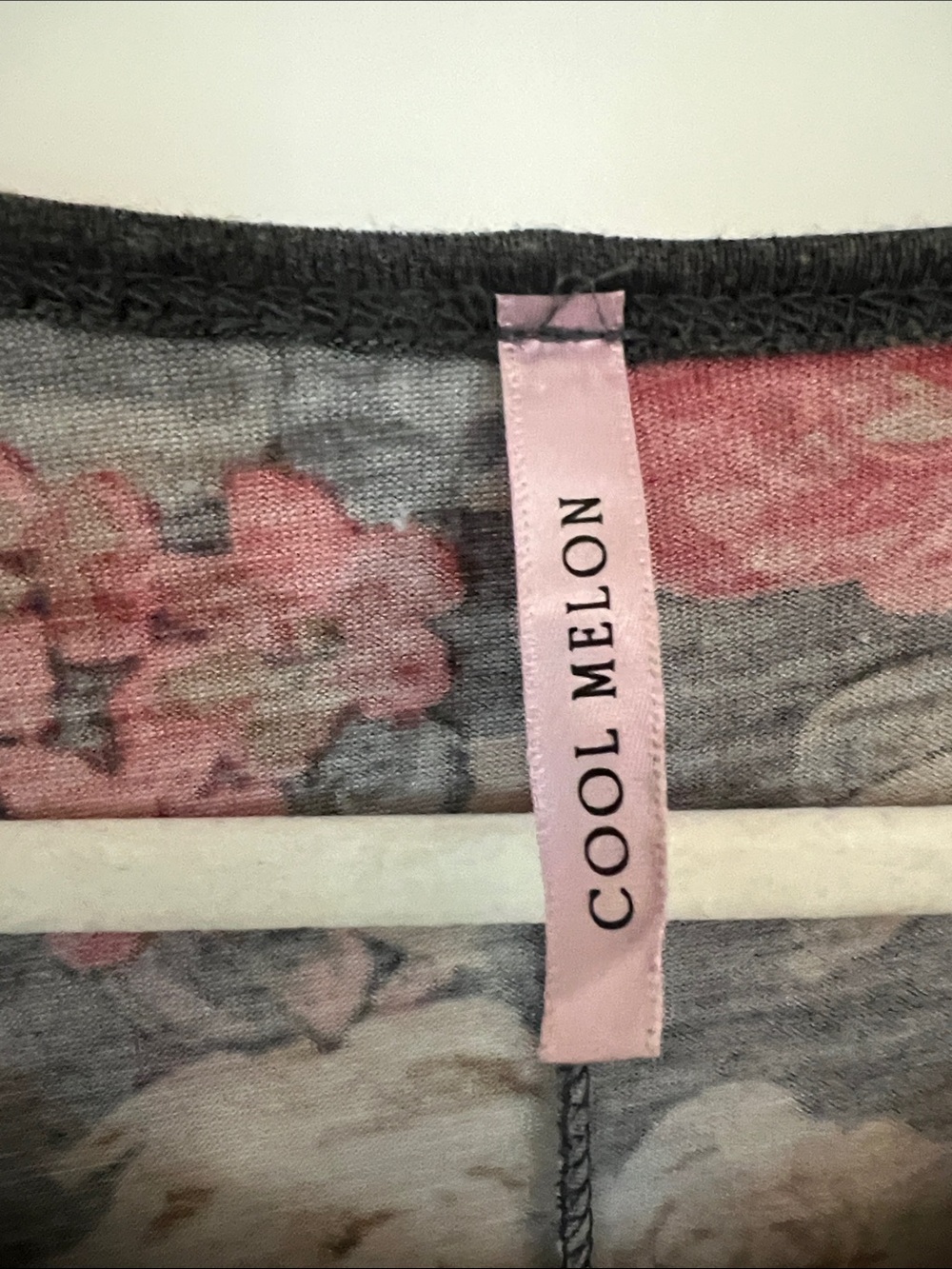 Cool Melon Women's Dark Gray Floral Yoke Long-Sleeve Tunic Top Sz 1XL - Picture 2 of 12
